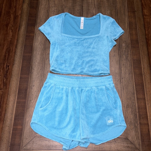 Alo Shirt and Shorts Set - Picture 1 of 4